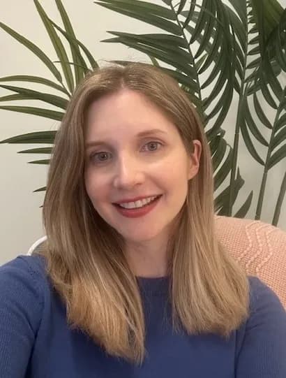 Professional headshot of Natalie Bender, Registered Psychotherapist (Qualifying) (ON)