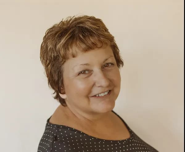 Headshot of Brenda Shackles