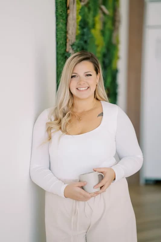 Headshot of Katherine Collins