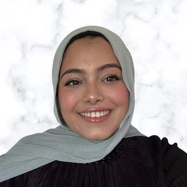 Professional headshot of Saara Kanji, Registered Psychotherapist (Qualifying) (ON)