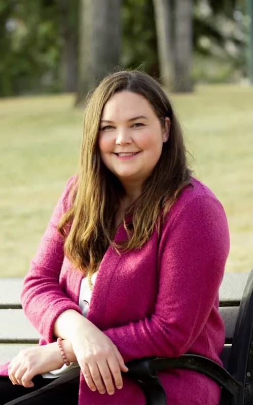Professional headshot of Vanessa Fingland, Counselling Therapist (AB)