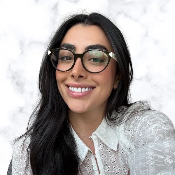 Professional headshot of Kimia Taghavi, Registered Psychotherapist (Qualifying) (ON)