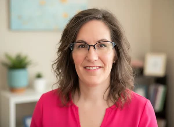 Professional headshot of Lesley Evans, Registered Psychiatric Nurse (AB)