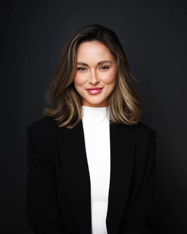 Professional headshot of Claudia Dargis, Registered Psychotherapist (ON)