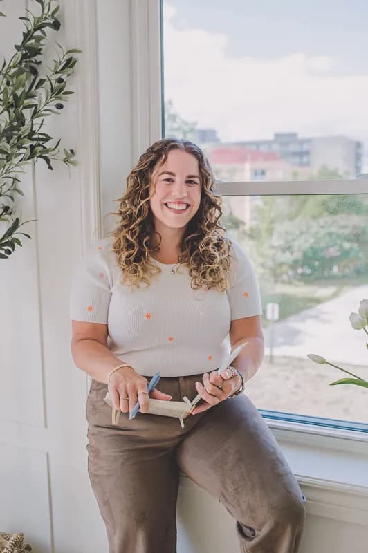 Professional headshot of Chelsea Jackson, Registered Psychotherapist (ON)