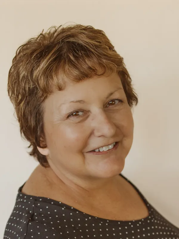 Headshot of Brenda Shackles