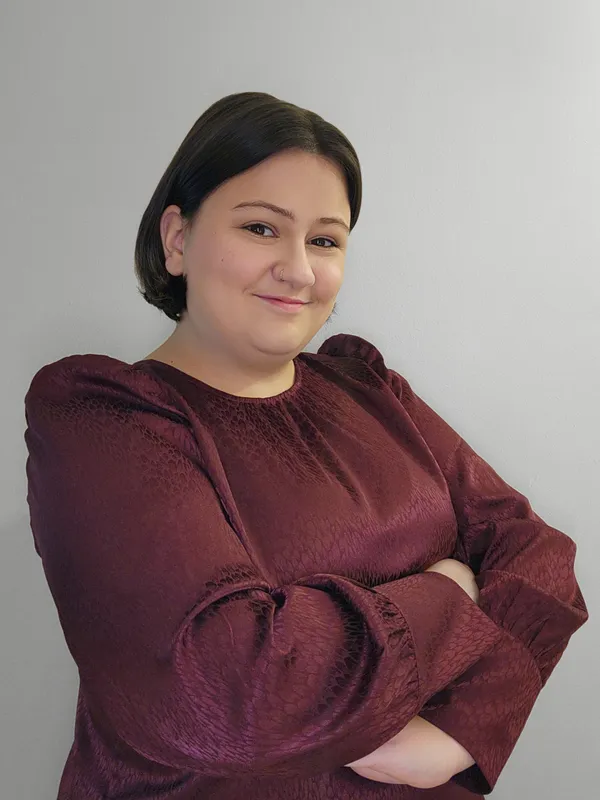 Headshot of Rae Jardine