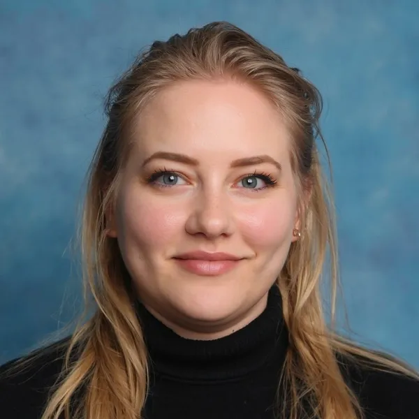 Headshot of Veronica Kozak
