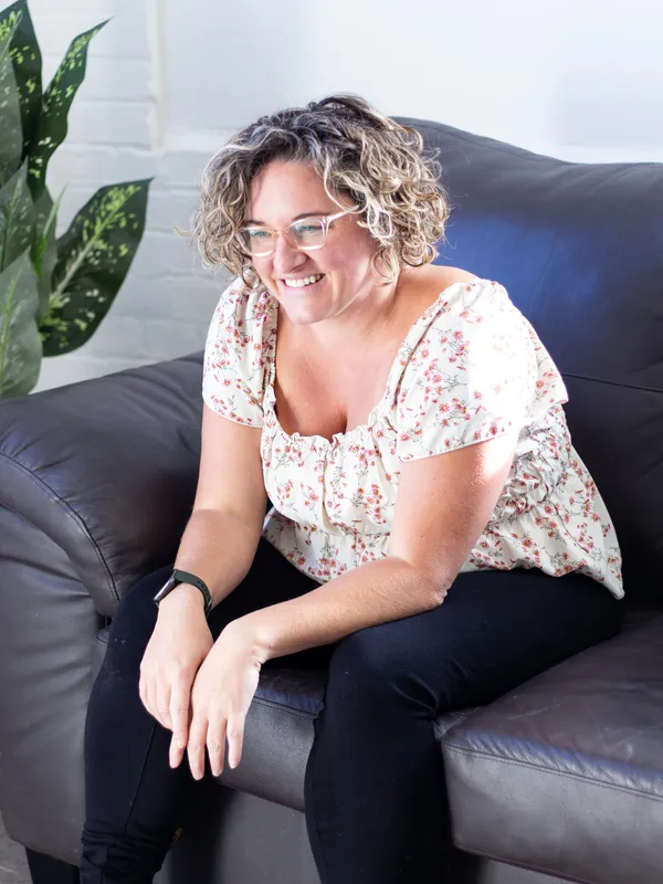Headshot of Ashley Neveu
