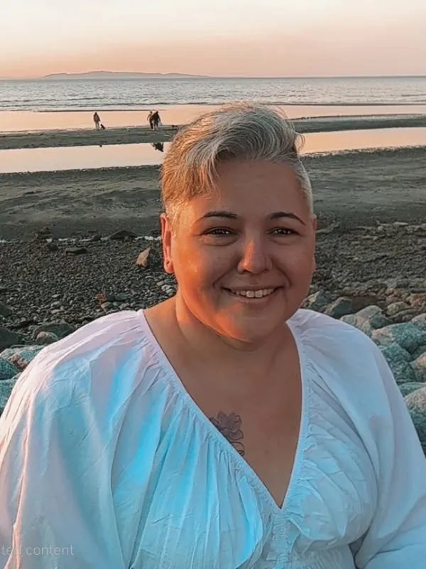 Headshot of Debra Airth